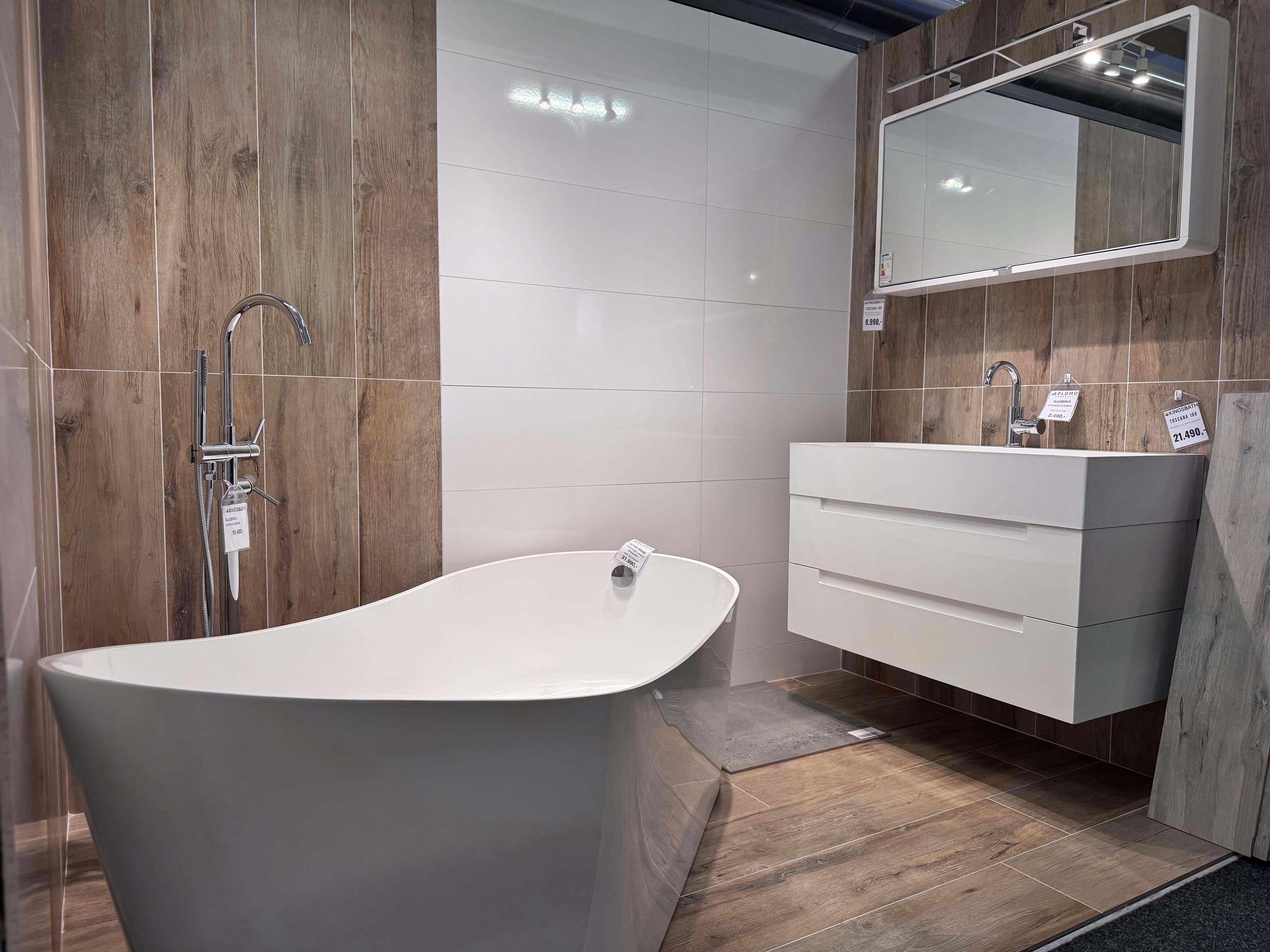 Výstavní část prodejny Aplomo koupelny